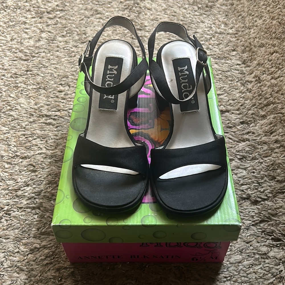 Black satin dress heels size 6 1/2